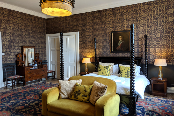 Huntsham Court - Yyanis bedroom - 720 - MVIMG_20190131_113333A